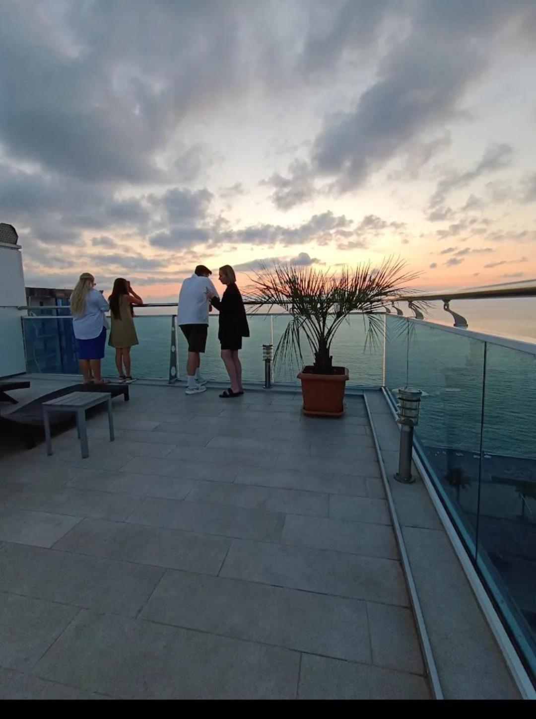 Sunrise Apart-Hotel Batumi Luaran gambar